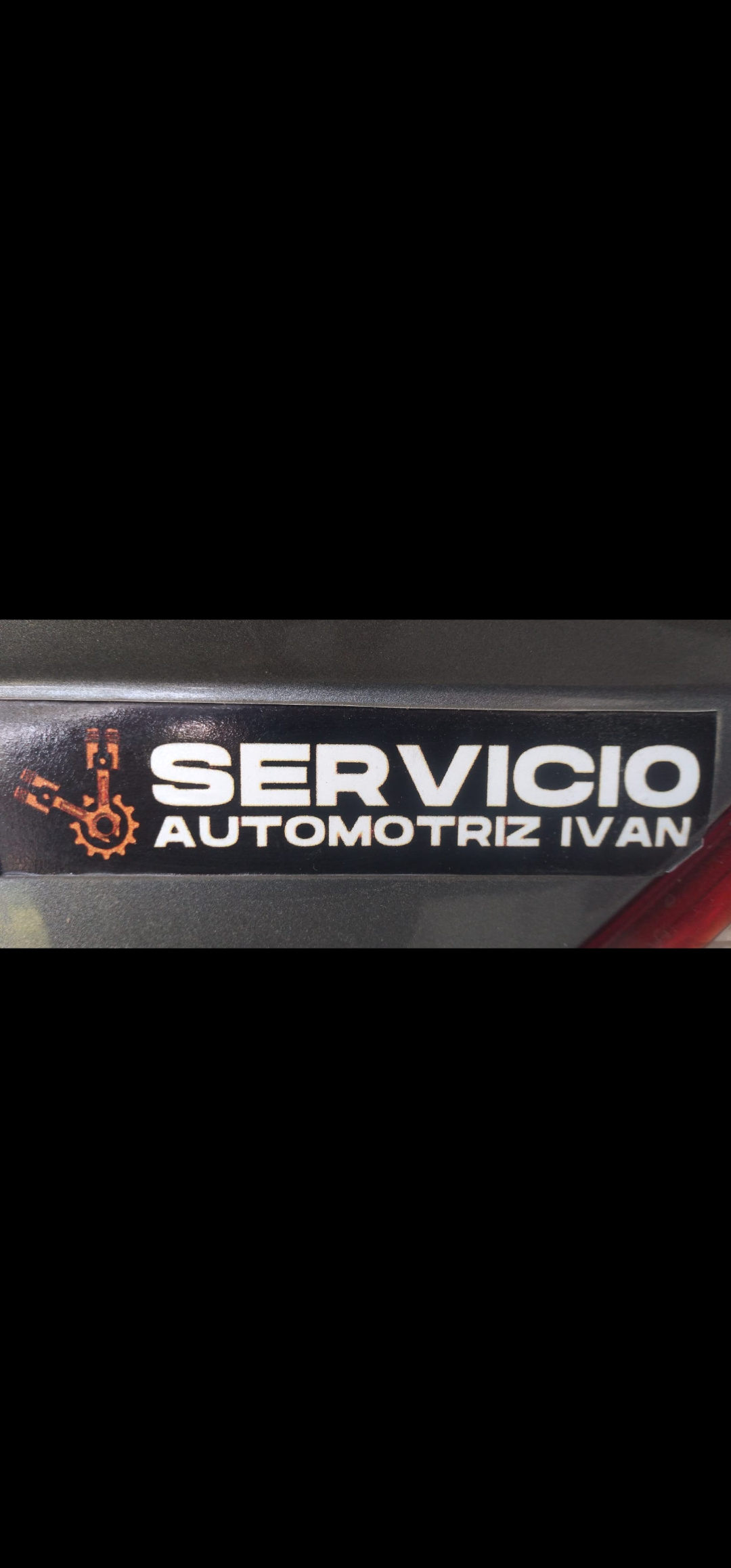 Escudo del equipo Servicio Automotriz Iván