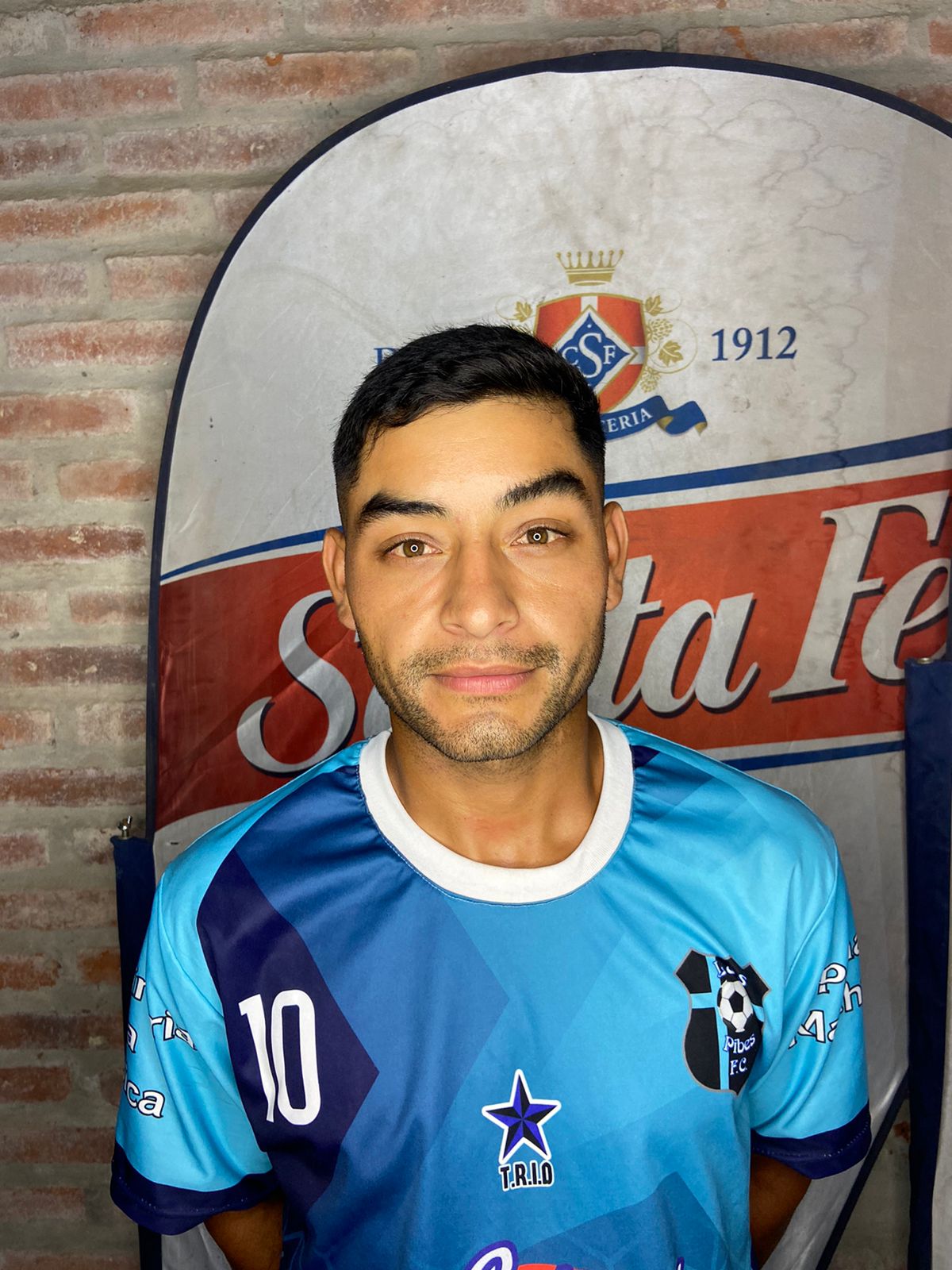 Jugador Víctor ENRIQUE